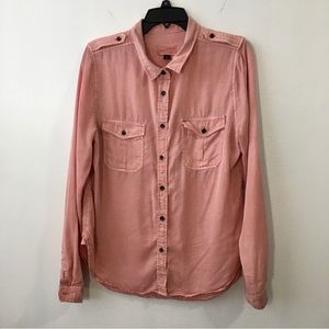 Universal thread women’s pink button down shirt. Size medium